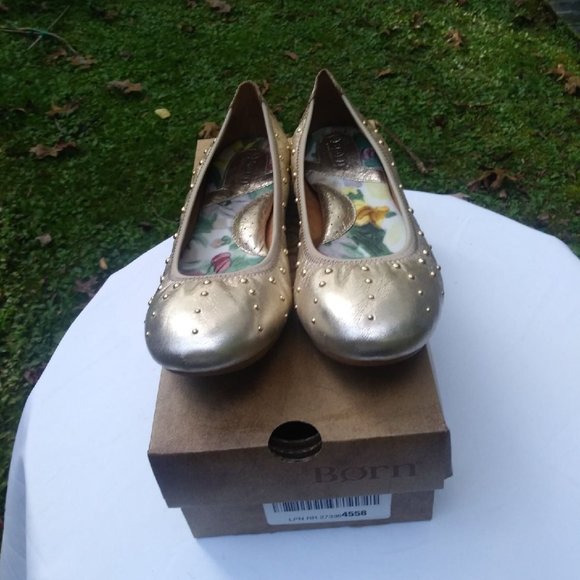 Born Women's Gold Stud Julianne - Picture 1 of 10